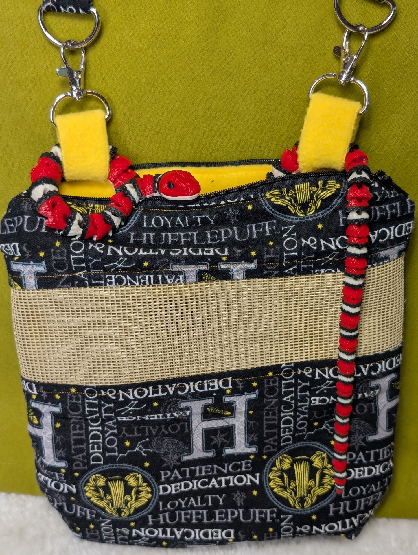 Travel Bonding Bags for Exotic Pets – Breathable, Secure, and Cozy