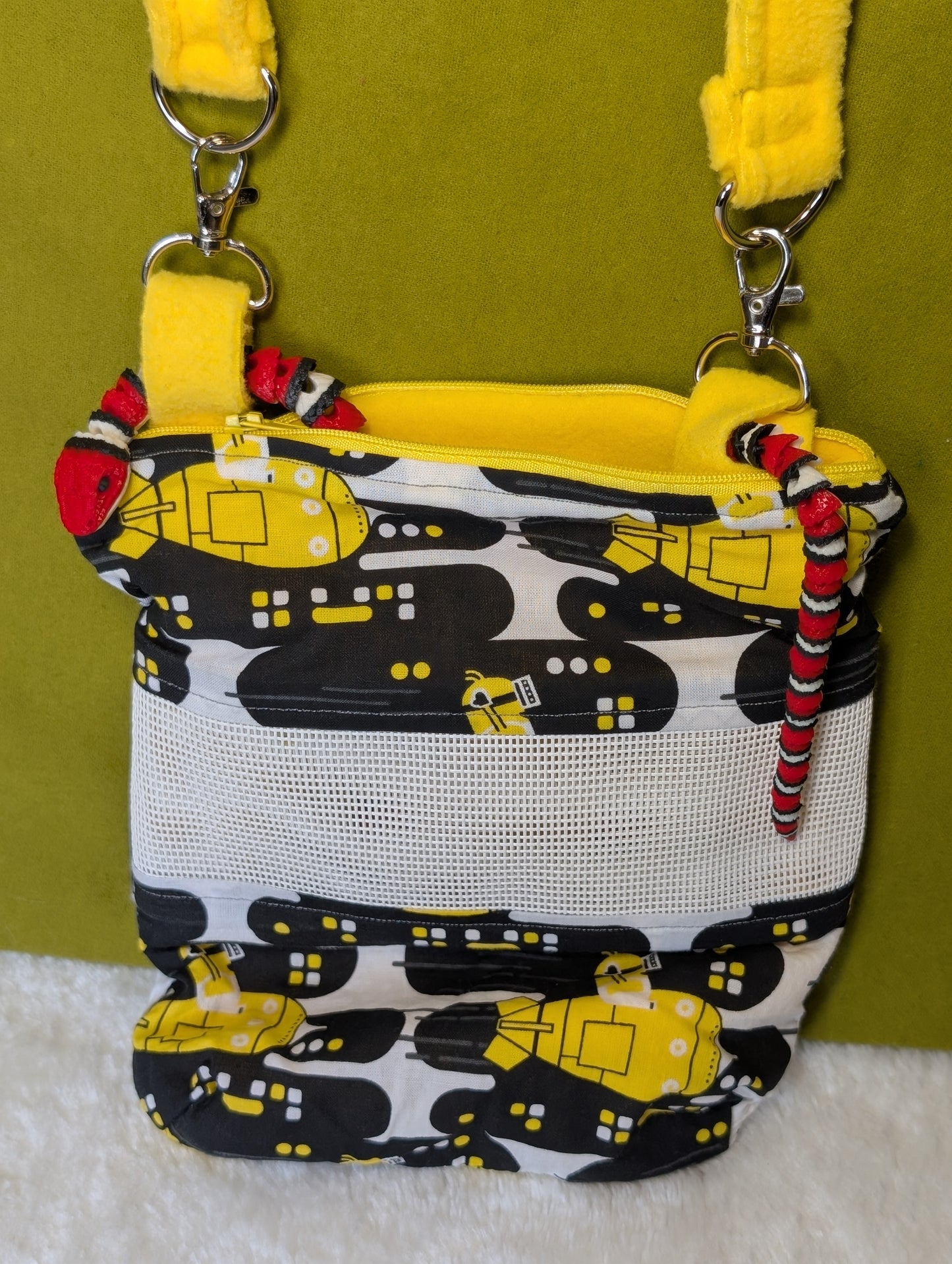 Travel Bonding Bags for Exotic Pets – Breathable, Secure, and Cozy