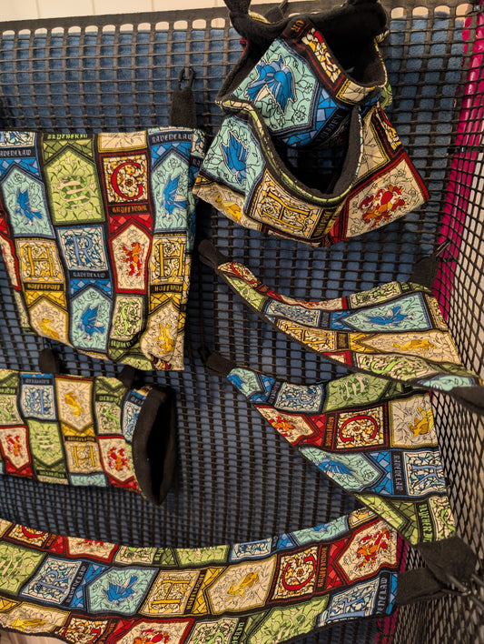 Hogwarts 7-Piece Harry Potter™ Cage Set