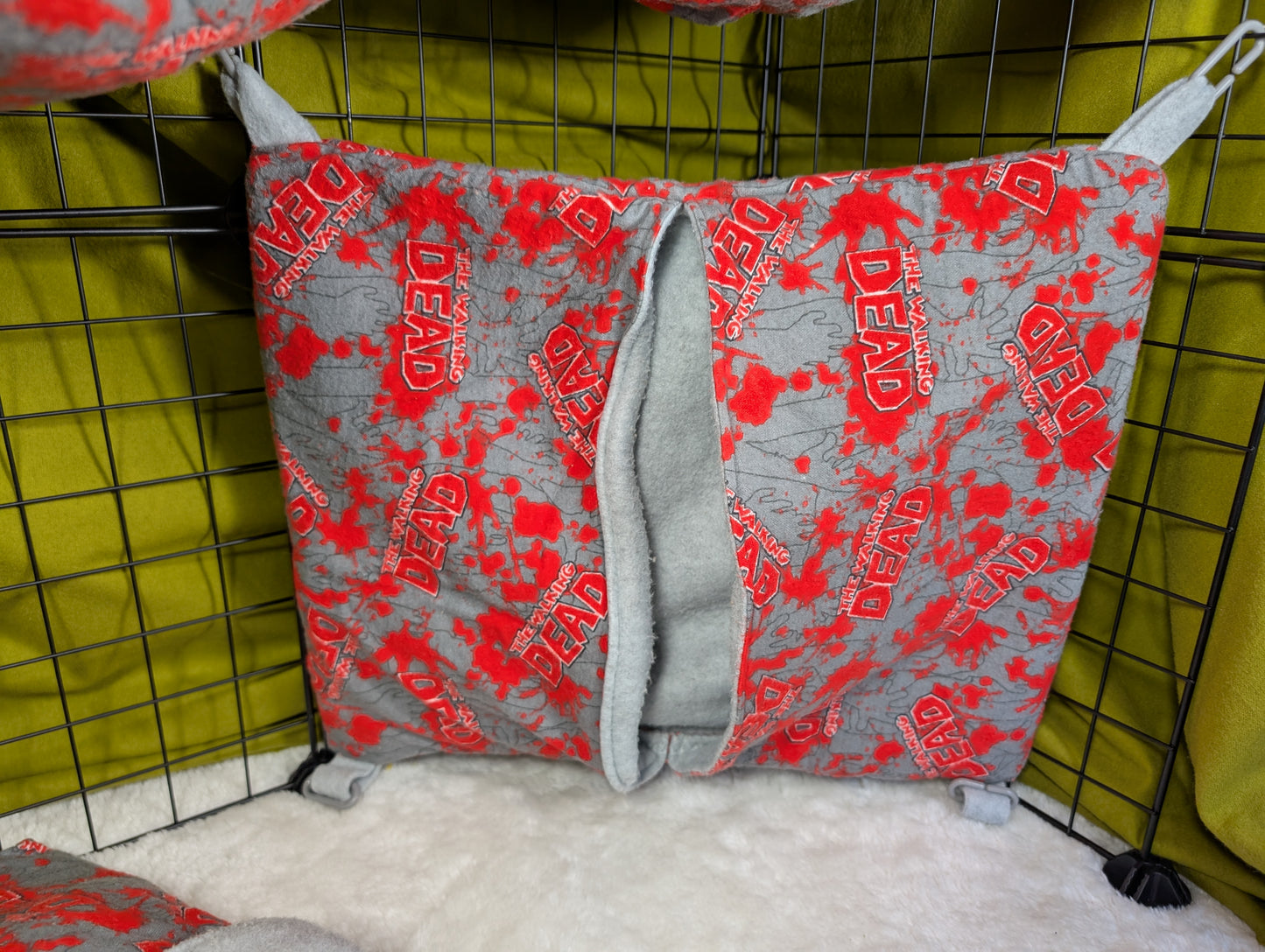 The Walking Dead flannel 4-Piece Small Mammal Cage Set