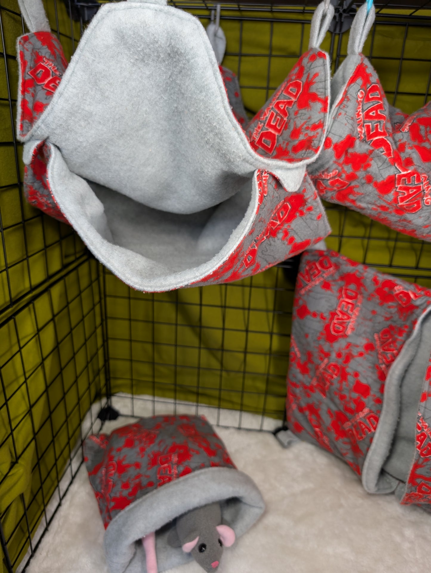The Walking Dead flannel 4-Piece Small Mammal Cage Set