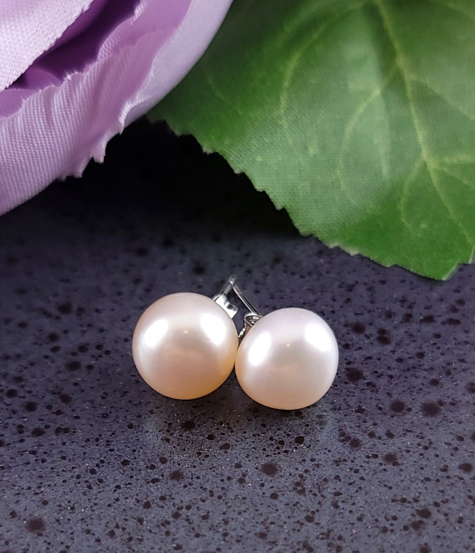 Classic Off-White Pearl Stud Earrings