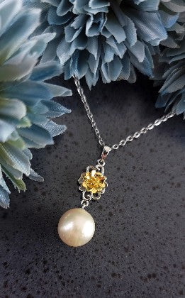 Delicate Gold Flower Pearl Pendant