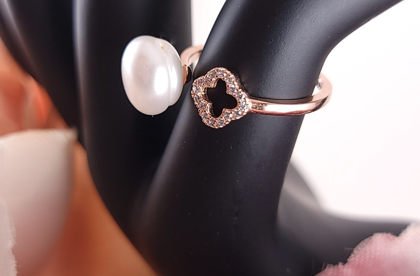 Charming Pearl and Clover Rose Gold Ring
