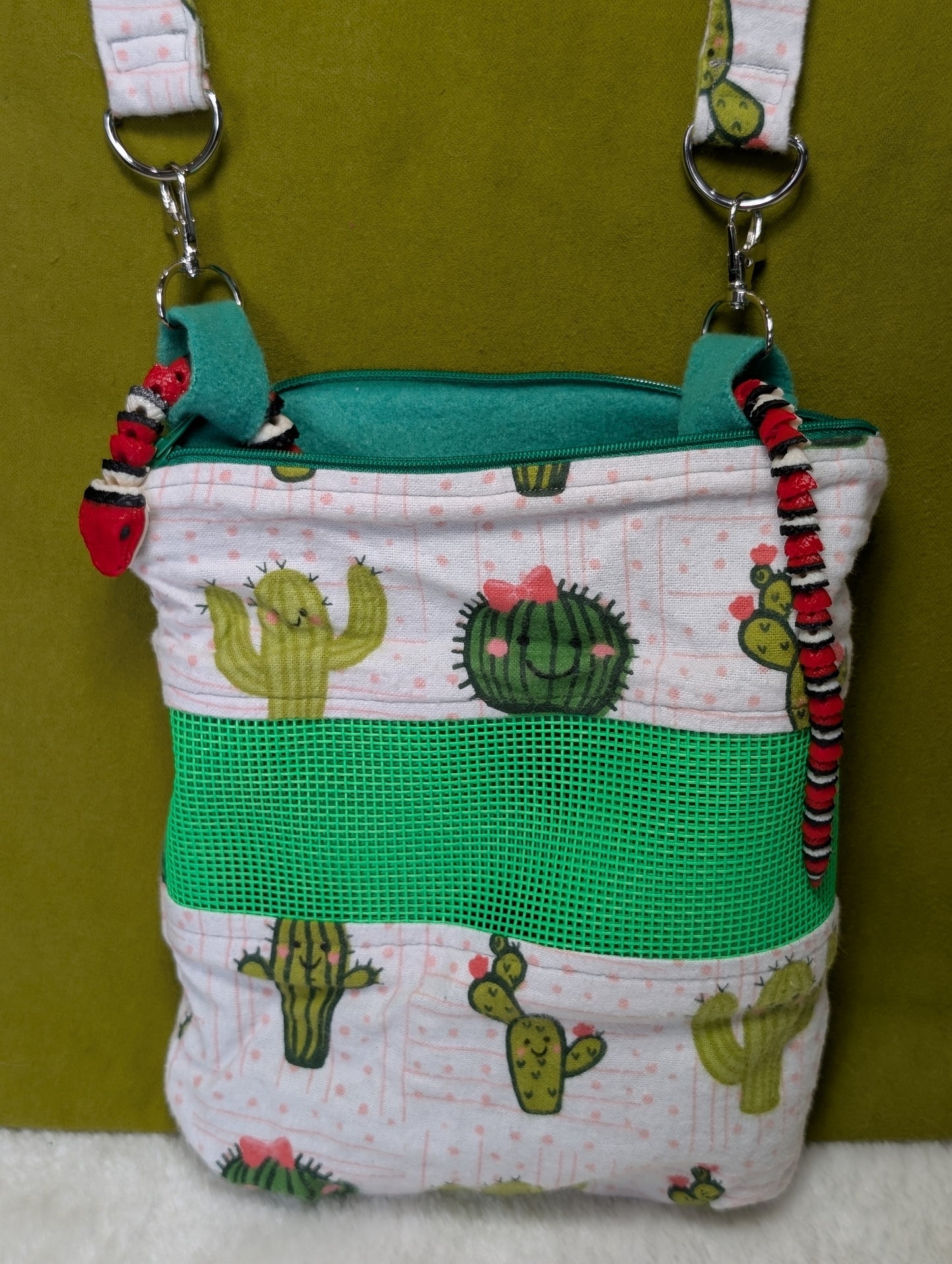 Travel Bonding Bags for Exotic Pets – Breathable, Secure, and Cozy