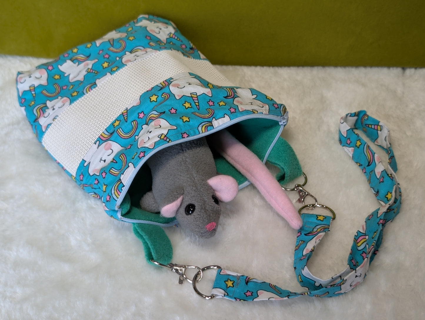 Travel Bonding Bags for Exotic Pets – Breathable, Secure, and Cozy