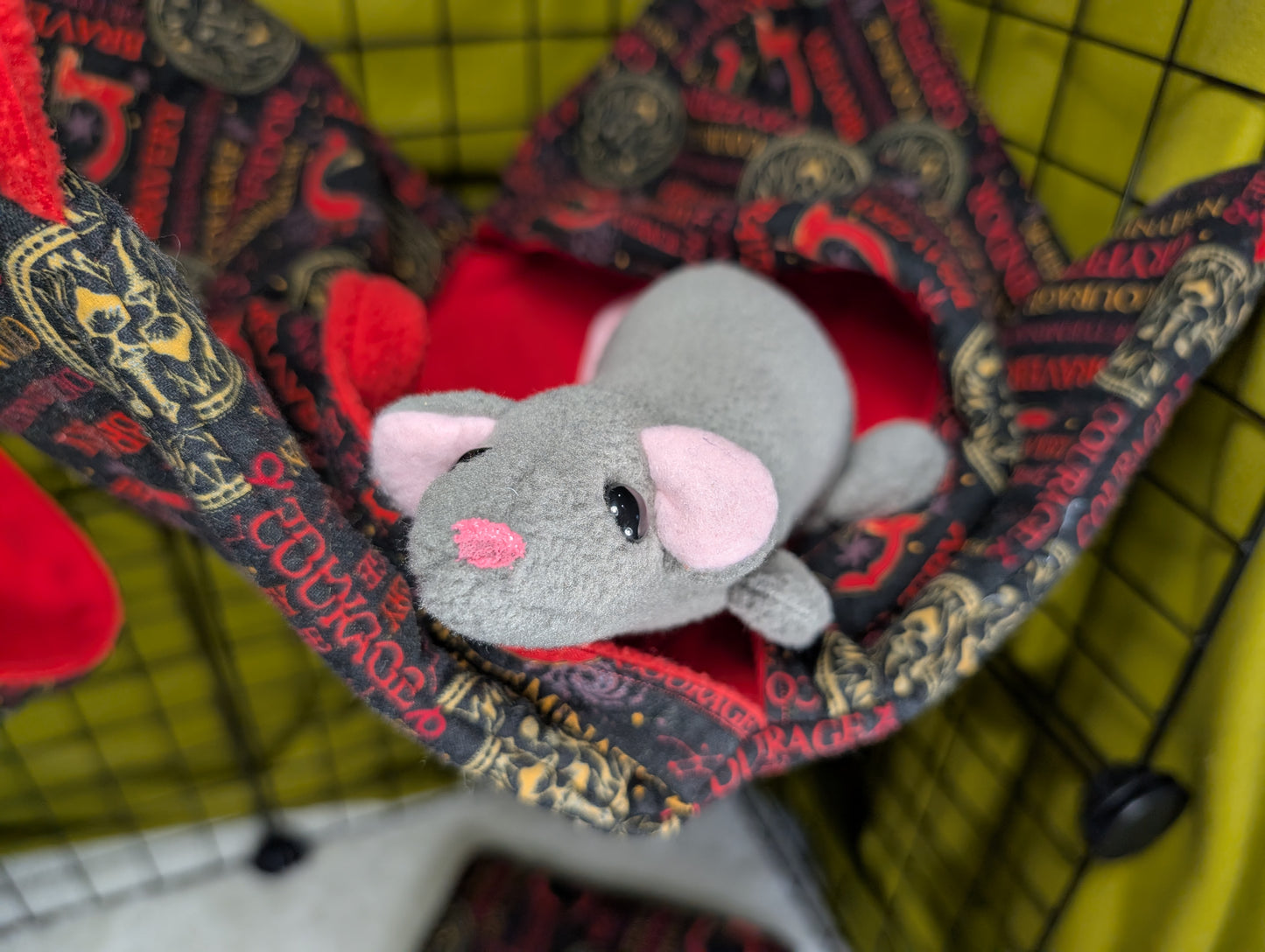 Gryffindor-Themed 3-Piece Cage Set