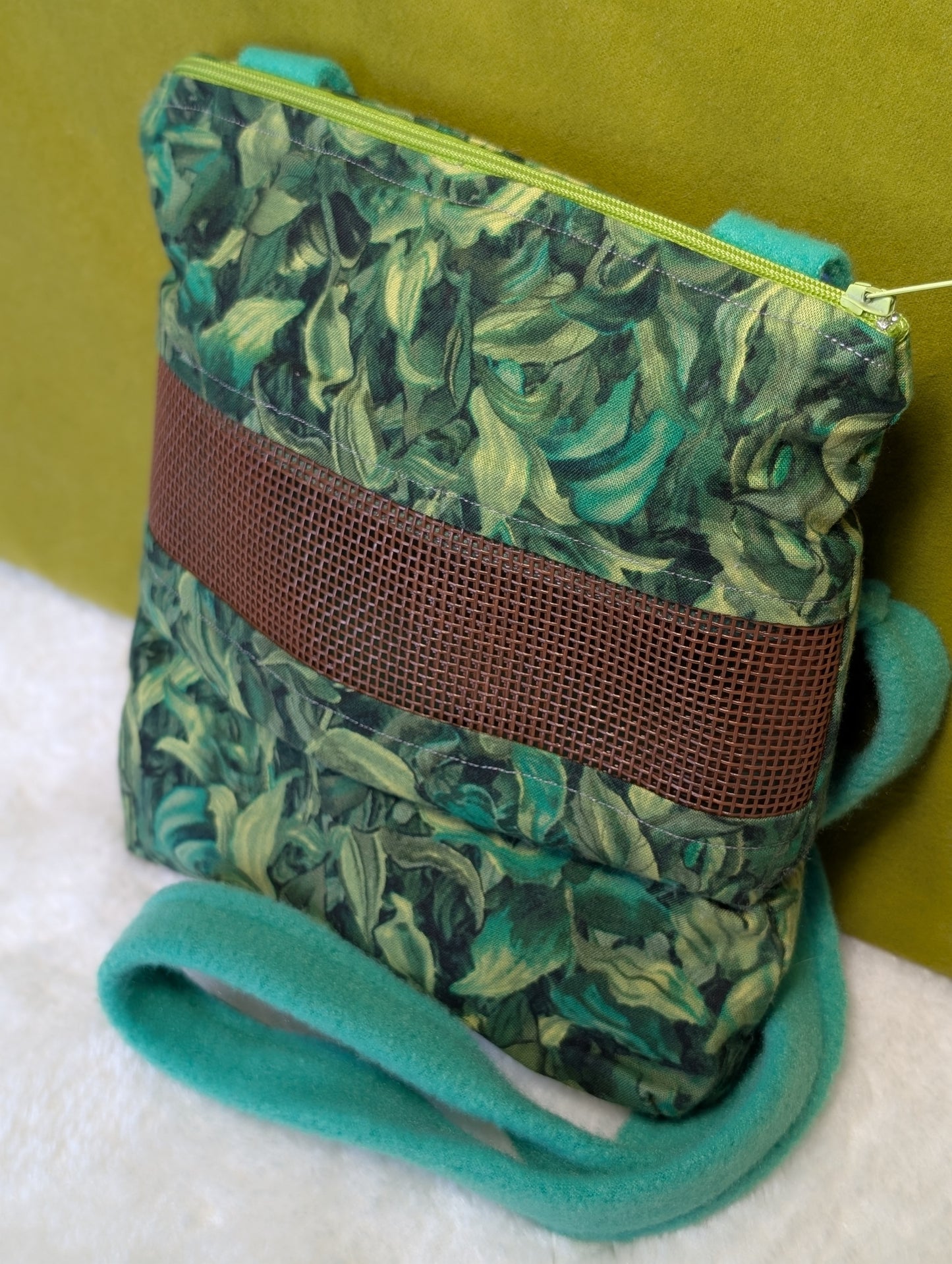 Travel Bonding Bags for Exotic Pets – Breathable, Secure, and Cozy