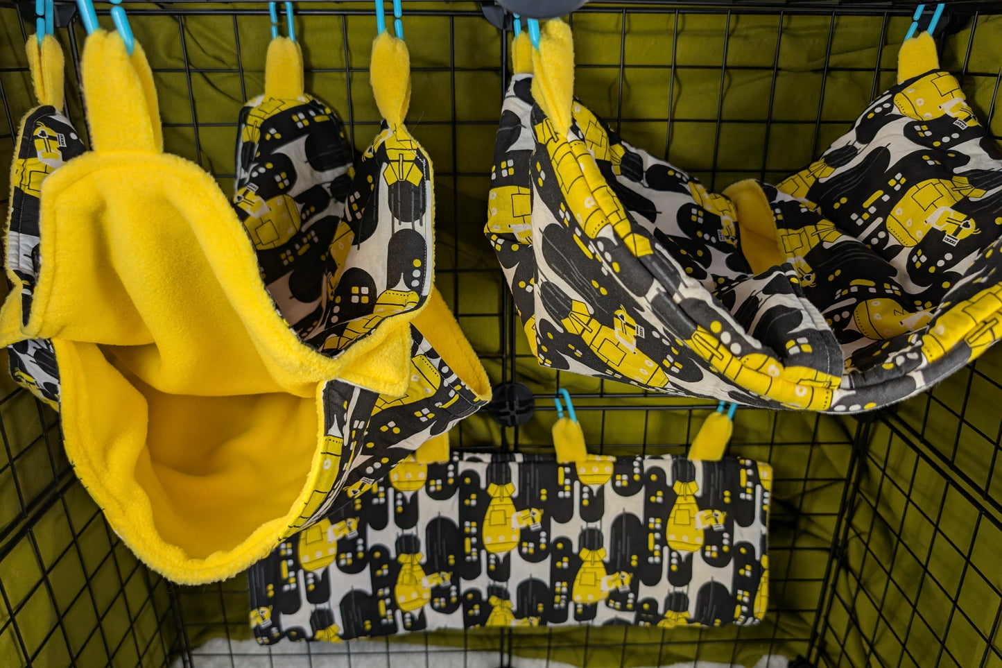 Minions 4-Piece Cage Set for Small Mammals