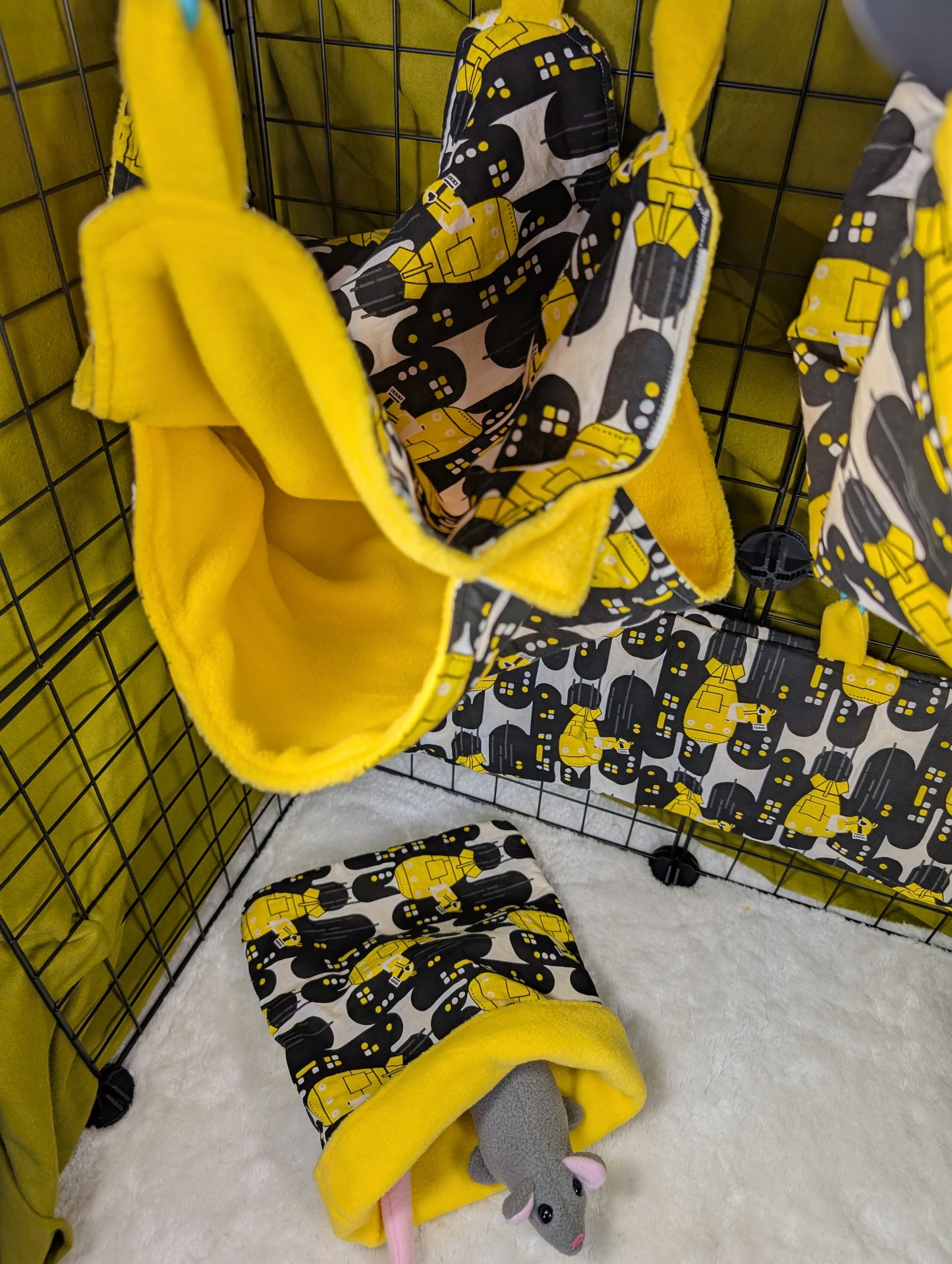 Minions 4-Piece Cage Set for Small Mammals