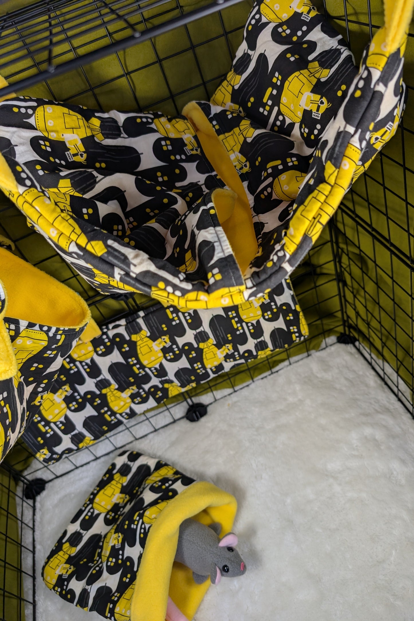 Minions 4-Piece Cage Set for Small Mammals