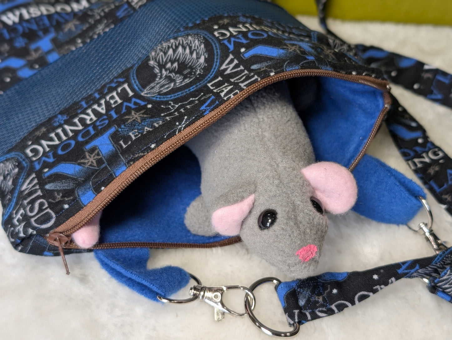 Travel Bonding Bags for Exotic Pets – Breathable, Secure, and Cozy