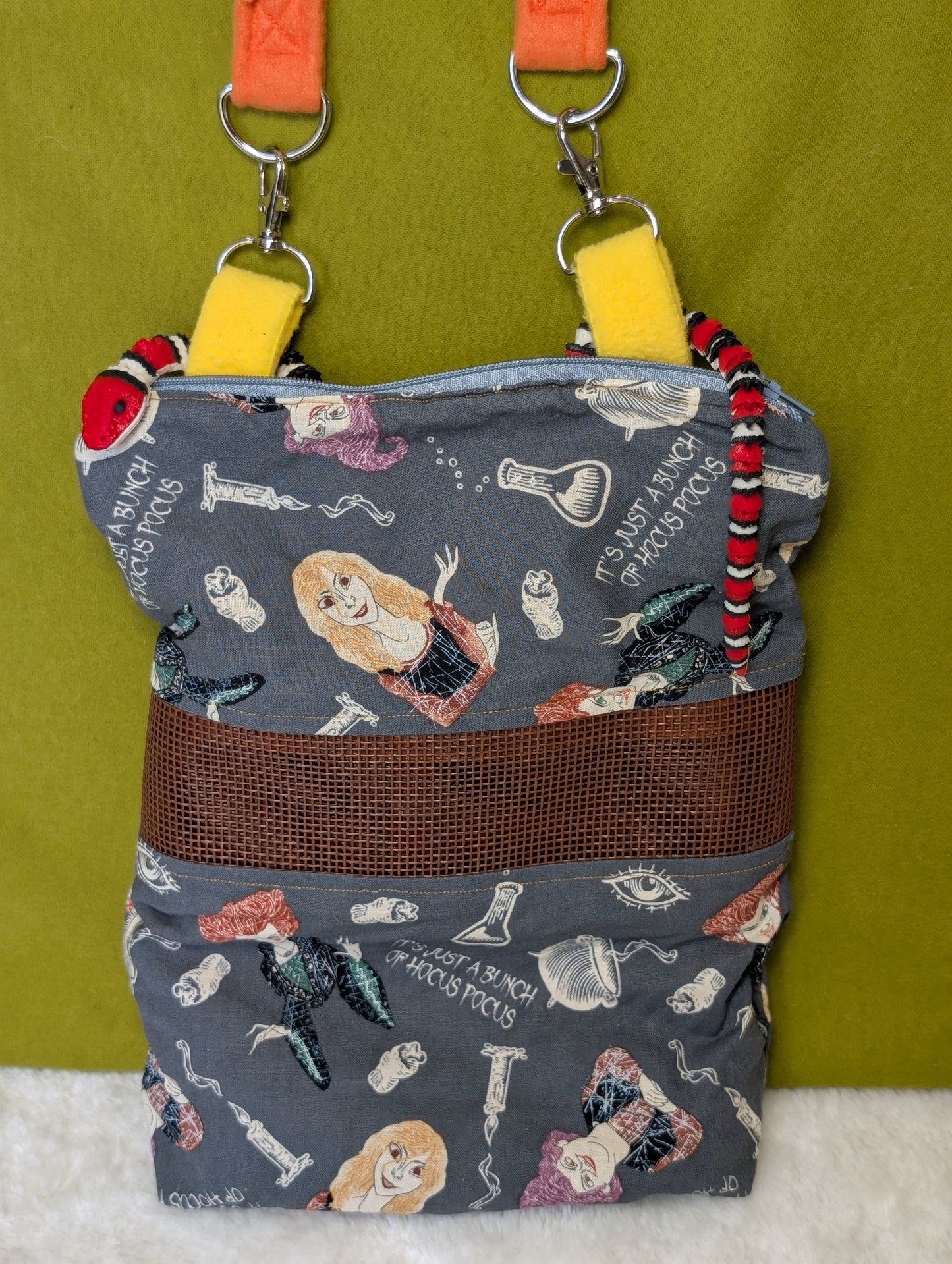 Travel Bonding Bags for Exotic Pets – Breathable, Secure, and Cozy