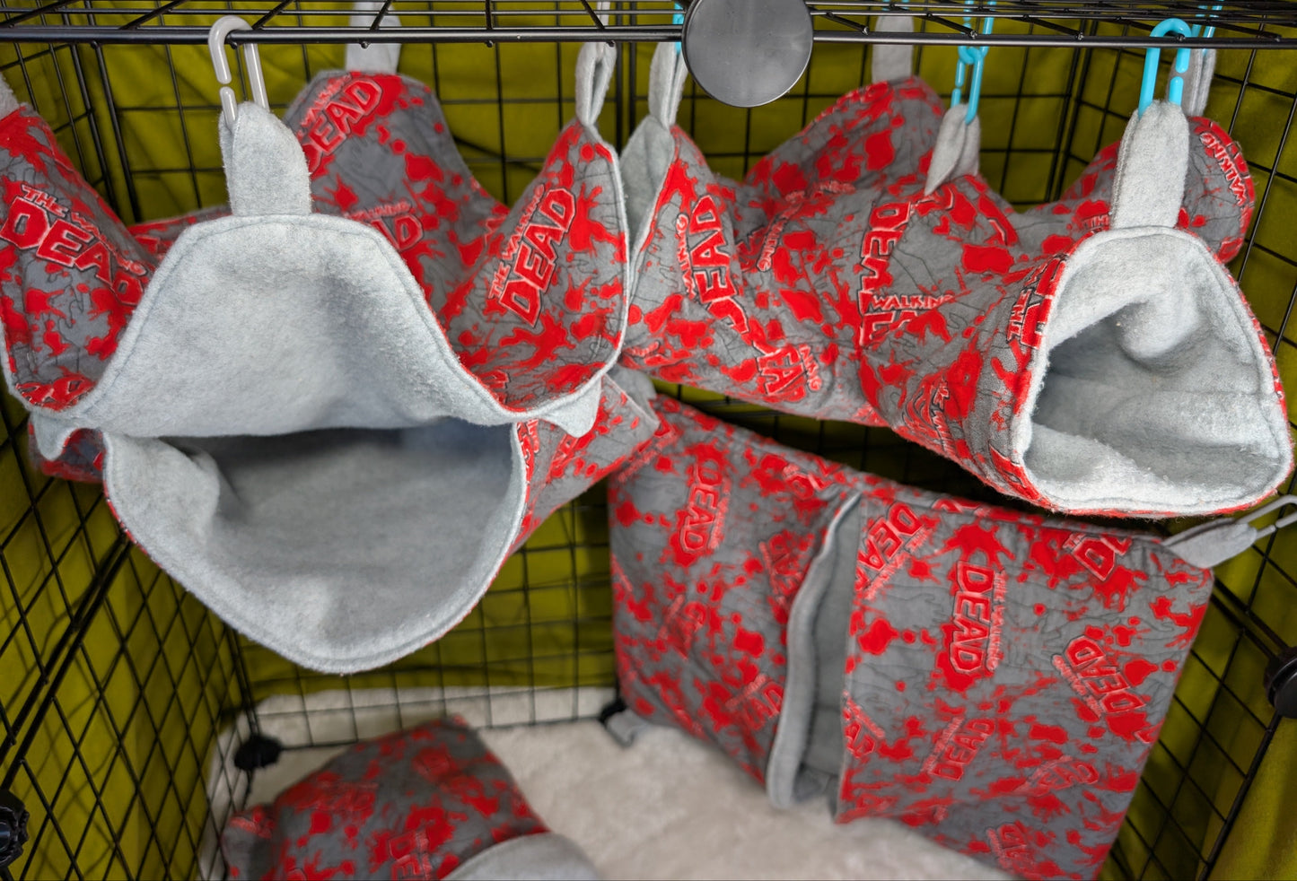 The Walking Dead flannel 4-Piece Small Mammal Cage Set