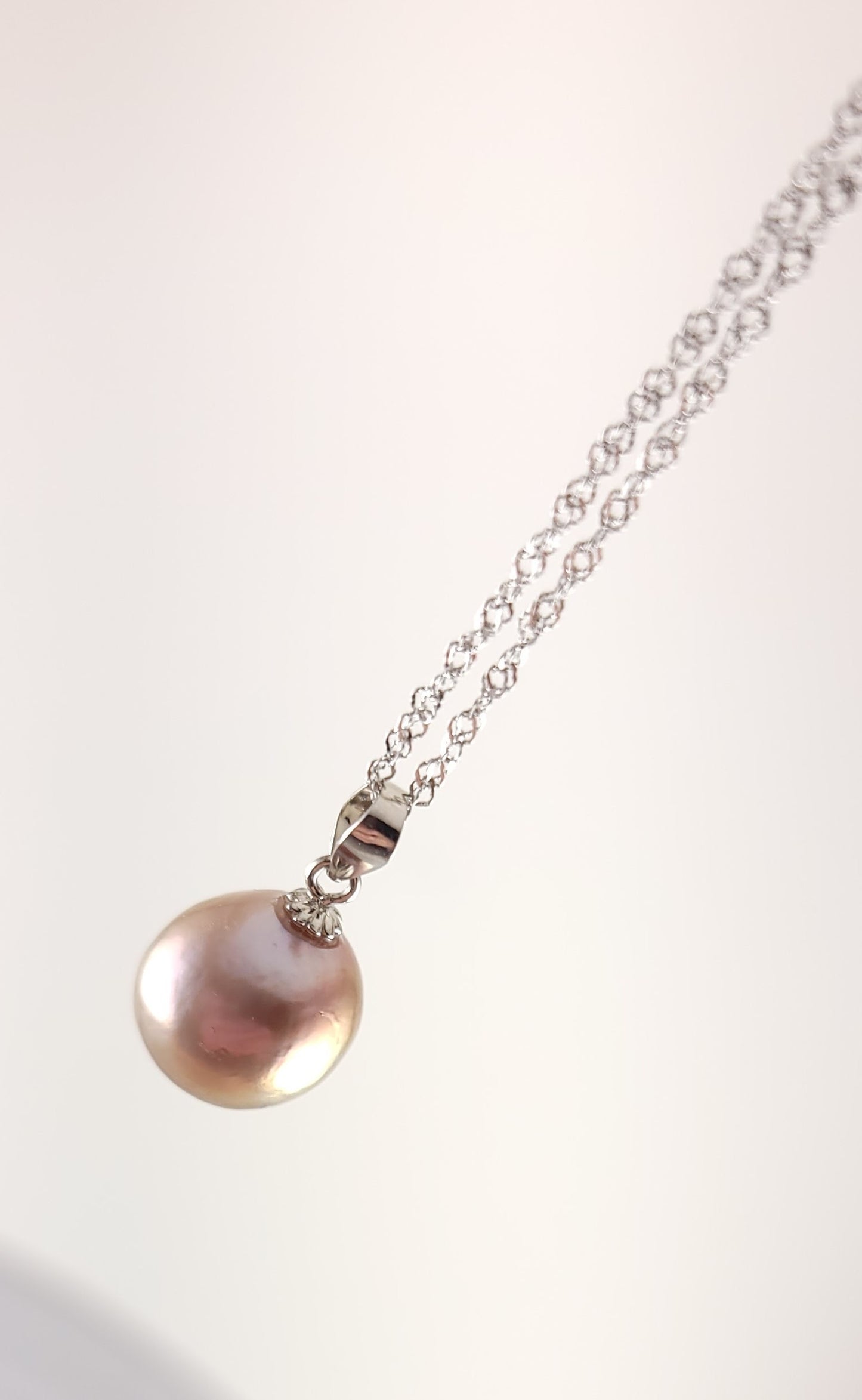 Simple Pearl Pendant