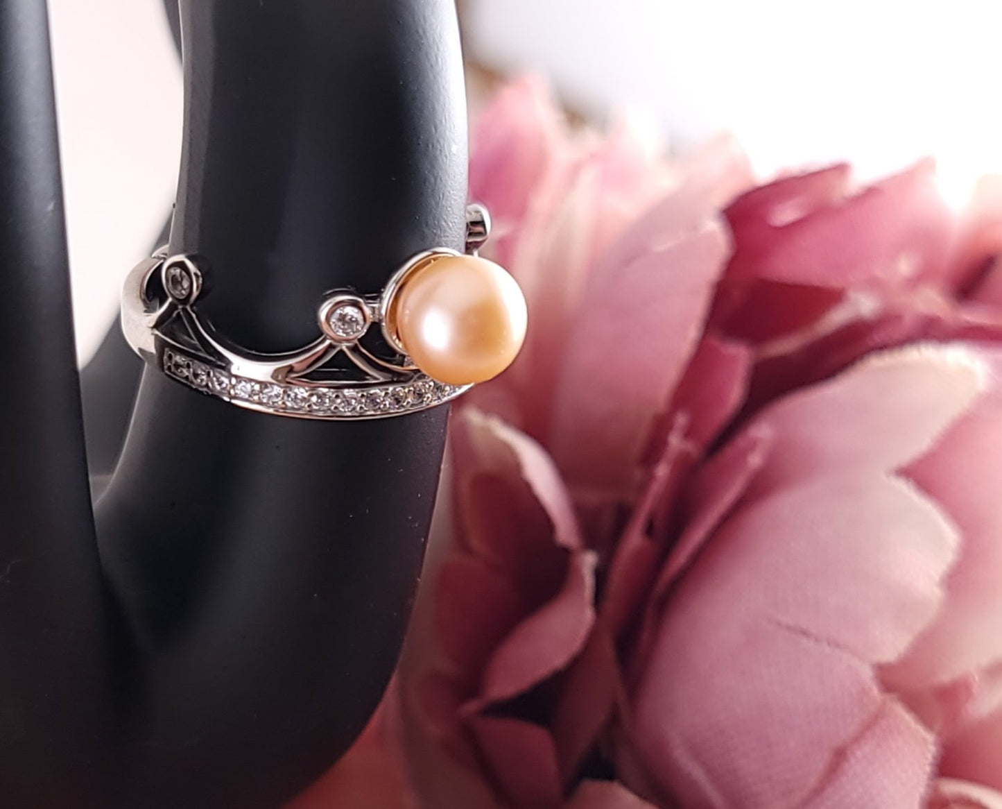 Royal Crown Pearl Adjustable Ring