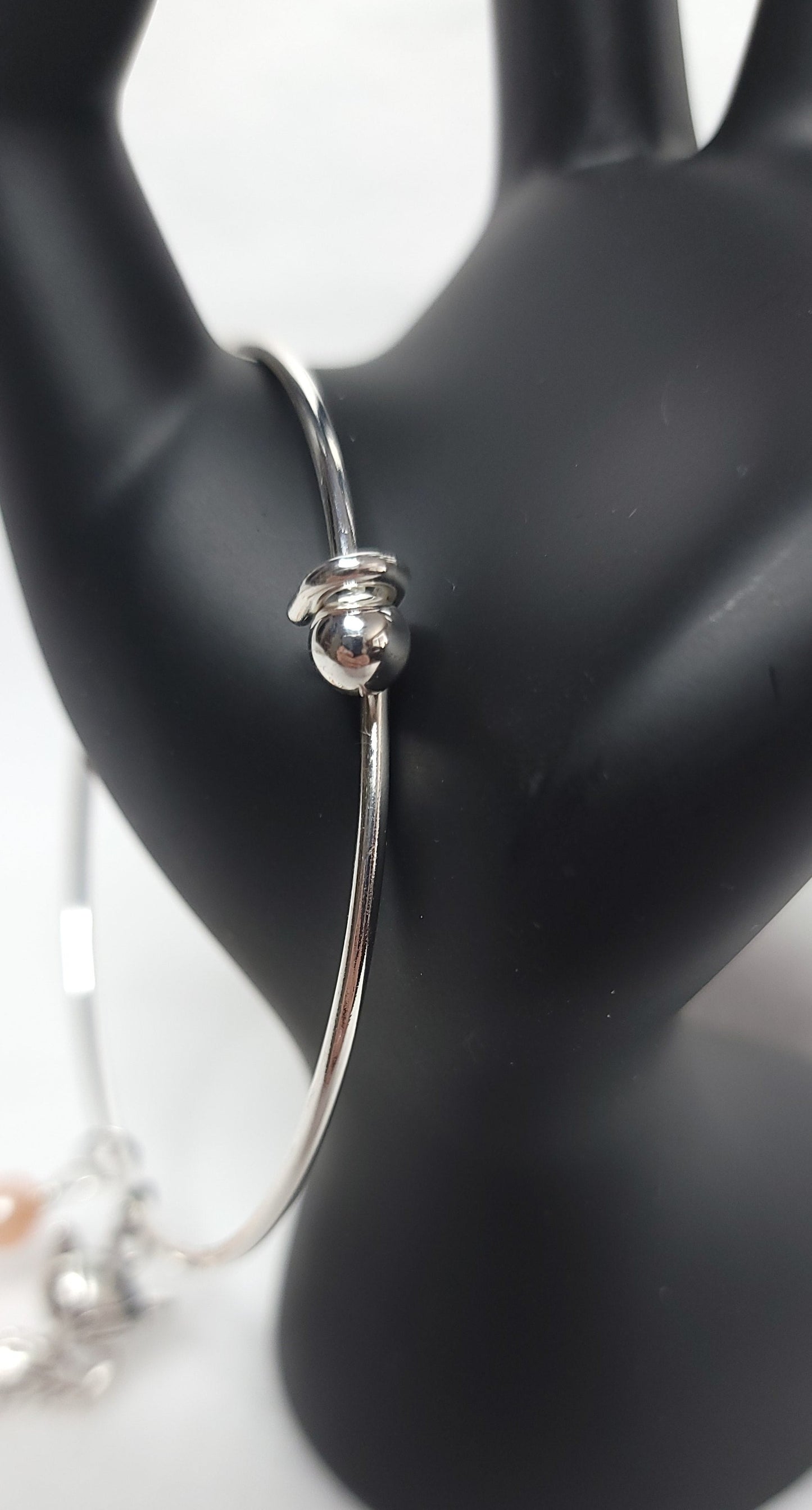 Chic Sugar Glider Pearl Bangle